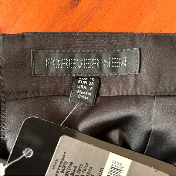 Forever New Black skirt - Picture 2 of 3